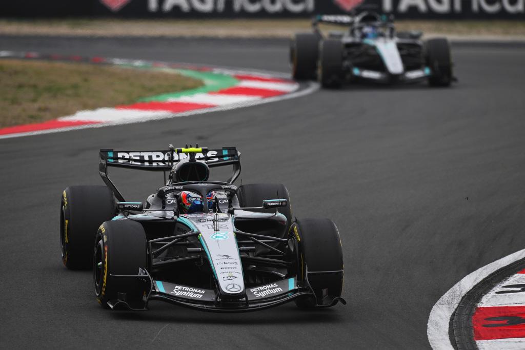 kaiyun sports-F1中国大奖赛落幕，梅奔车手安东内利夺得生涯正赛首冠